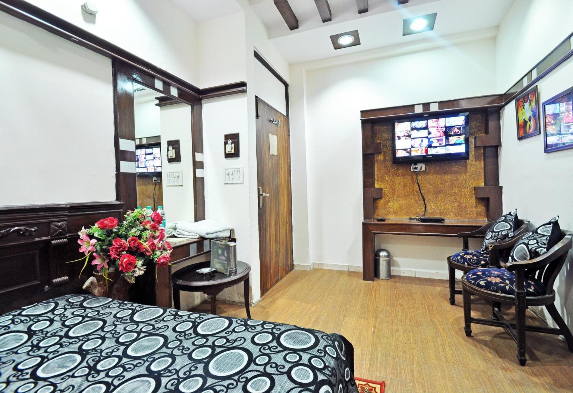 Shiva Intercontinental - Railway Station - Paharganj 3*