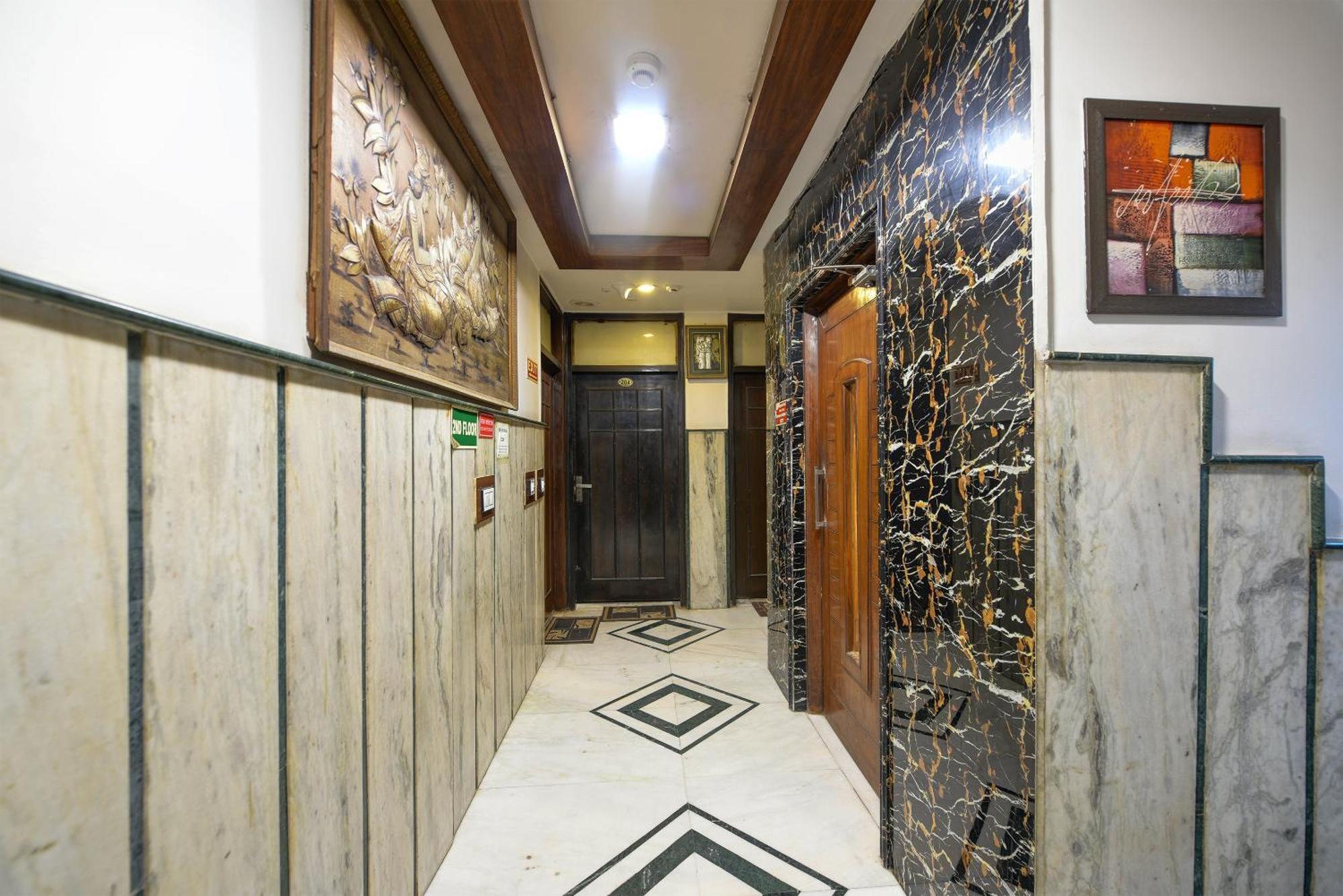 Hotel Shiva Intercontinental - Railway Station - Paharganj 3*