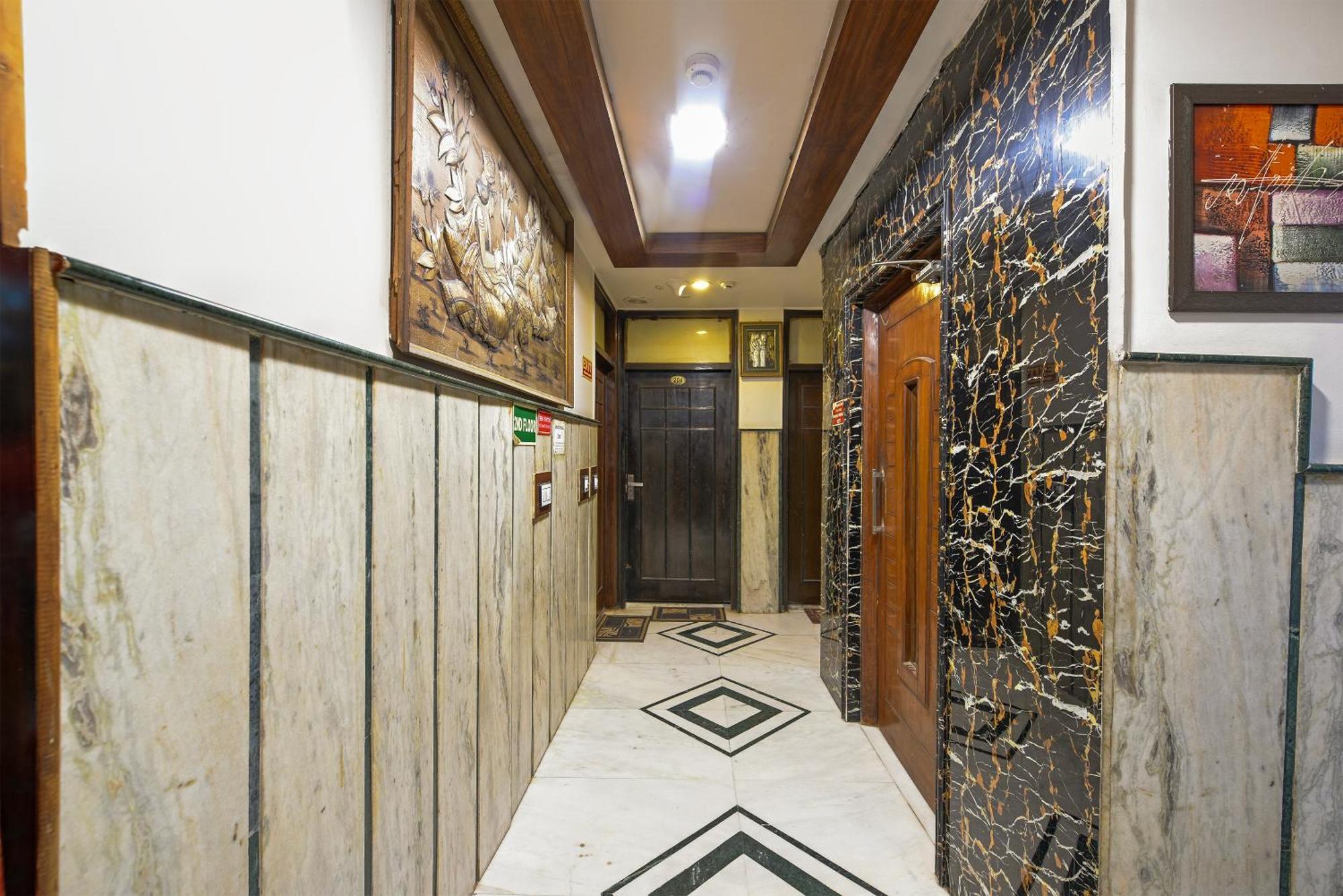 Hotel Shiva Intercontinental - Railway Station - Paharganj 3*