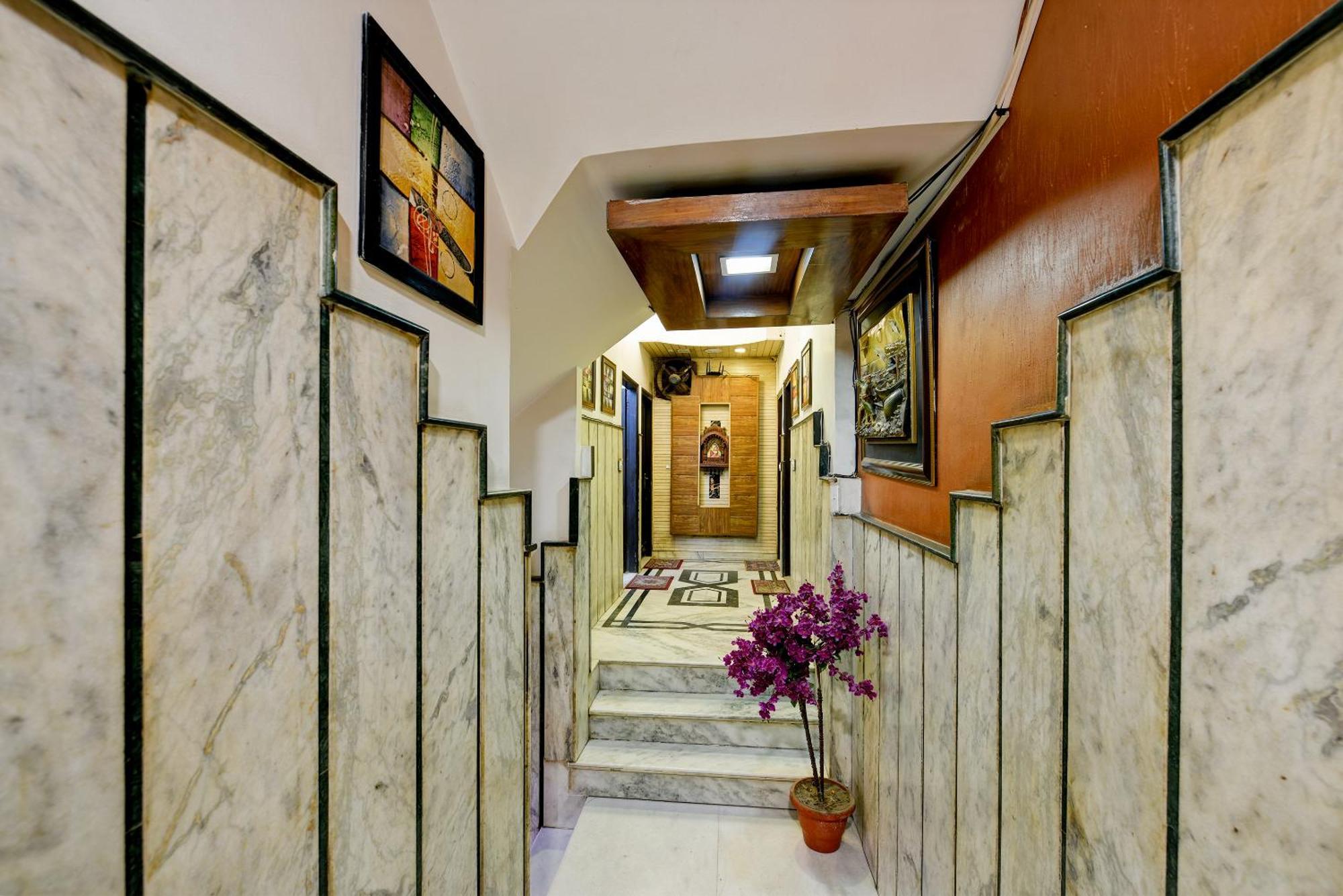 Hotel Shiva Intercontinental - Railway Station - Paharganj New Delhi