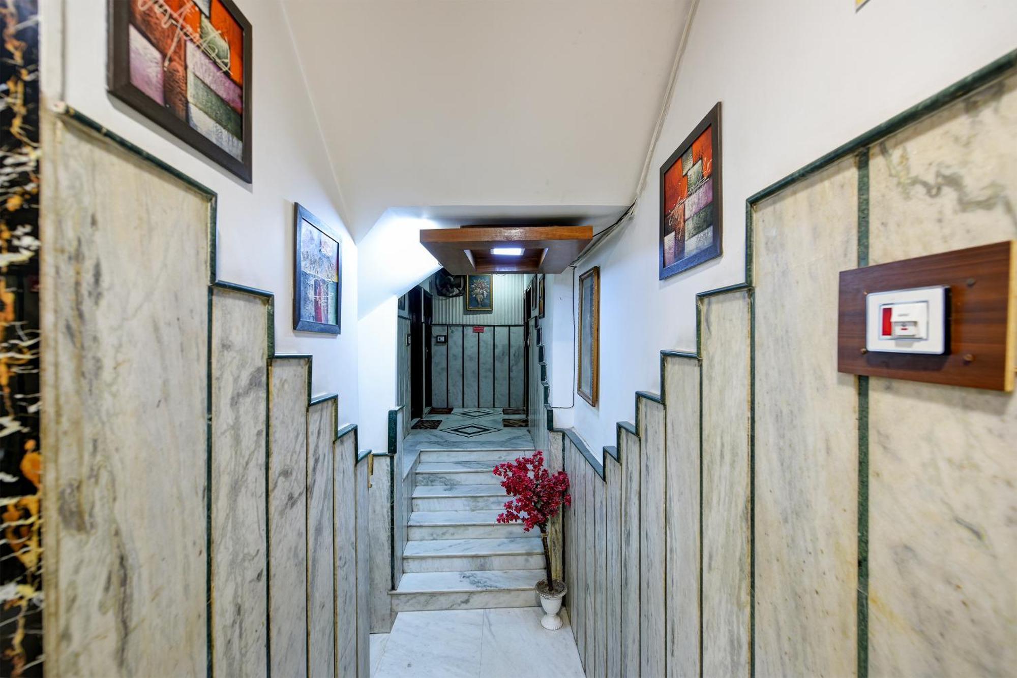 Shiva Intercontinental - Railway Station - Paharganj 3*