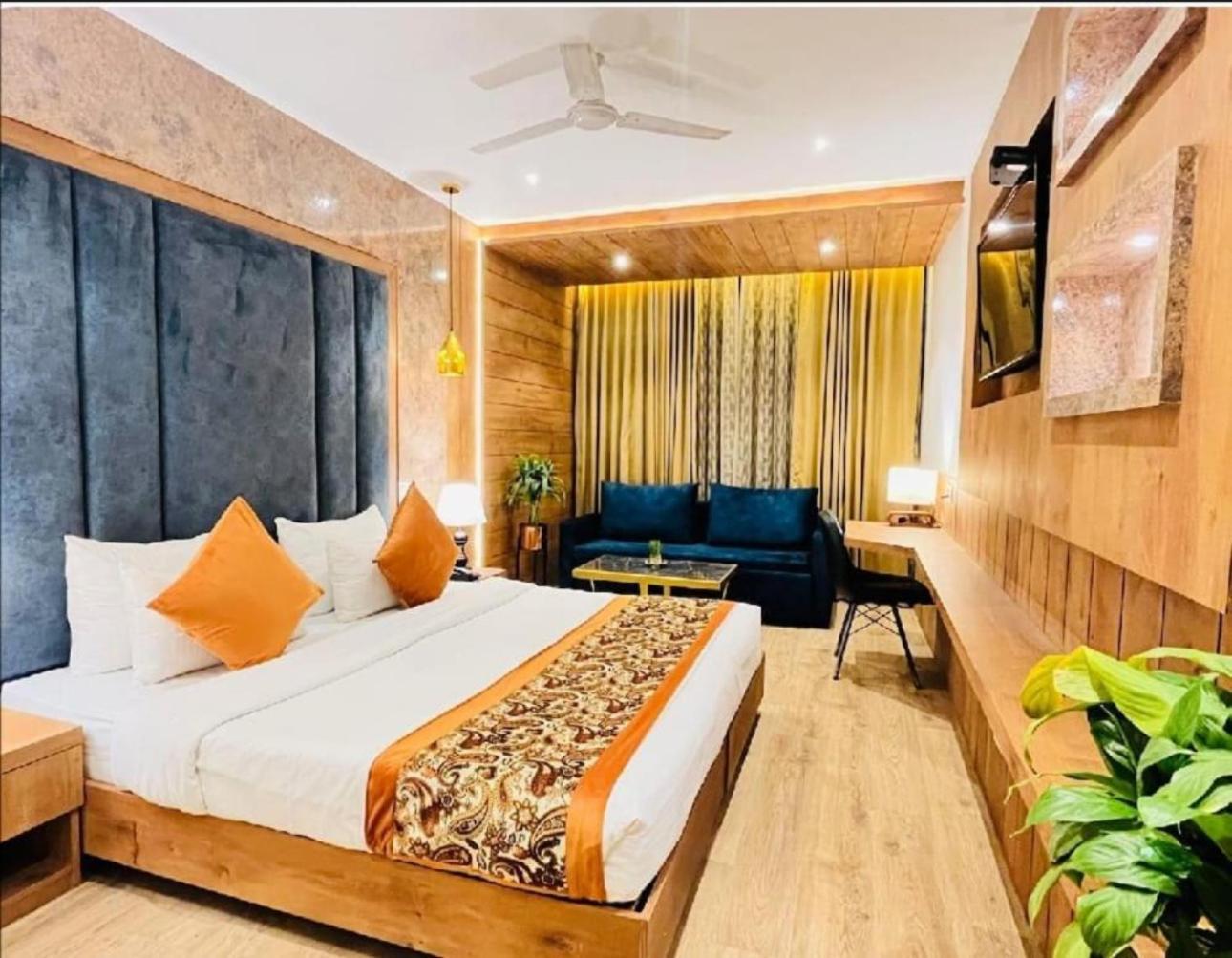 Shiva Intercontinental - Railway Station - Paharganj Hotel New Delhi